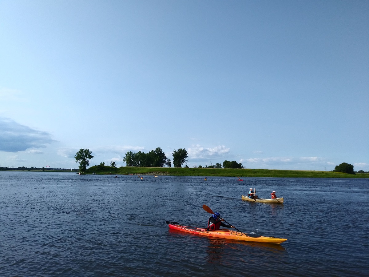 Des kayakistes près Îles Bonfoin