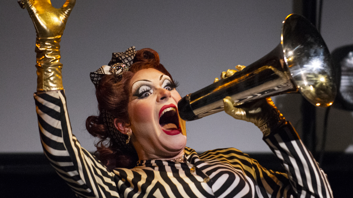 Pearle Harbour vous attend au Festival des clowns de Montréal, qui se déroulera du 29 septembre au 2 octobre.