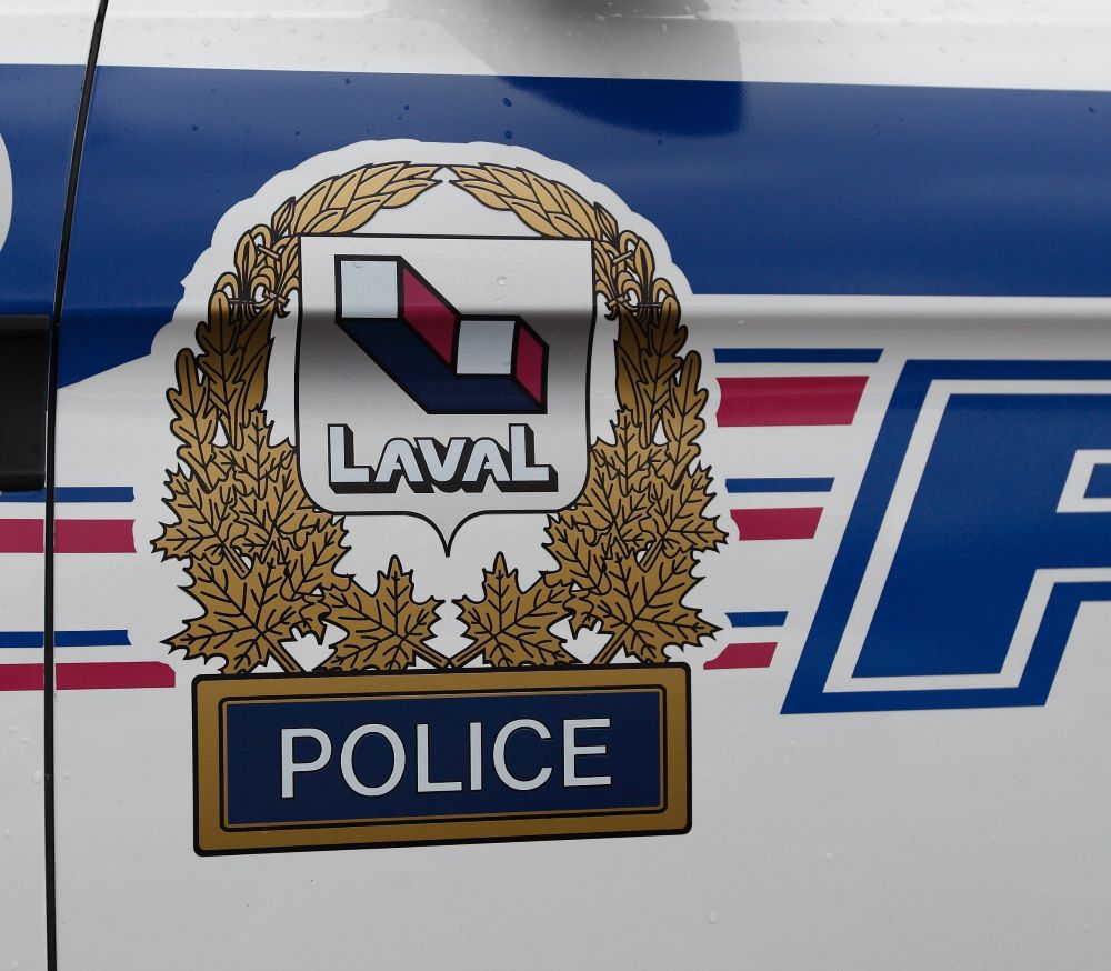 Une voiture de police de Laval.