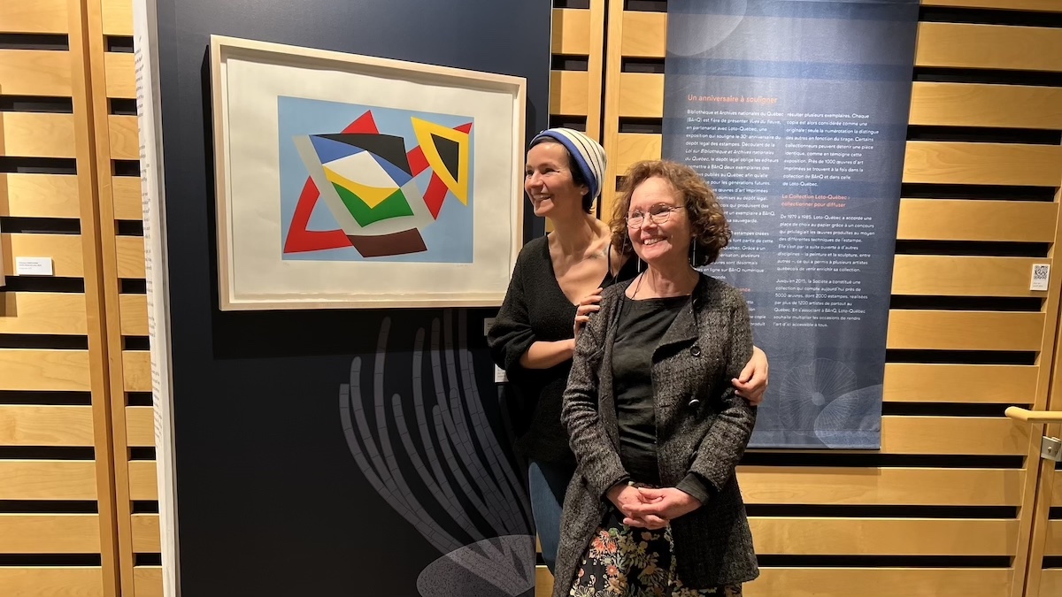 L’autrice et cinéaste Anaïs Barbeau-Lavalette et Manon Barbeau, fondatrice du Wapikoni mobile, sont les commissaires invitées de l’exposition « Vues sur le fleuve » à la Grande Bibliothèque.