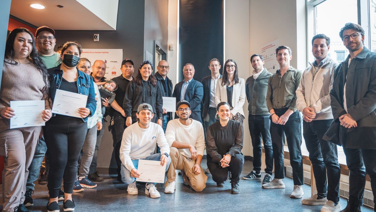 Des participants au programme DIALOGUE - Apprendre le français dans mon commerce.