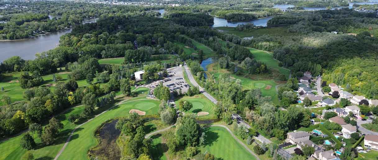 Vue aérienne du Golf Ste-Rose, à Laval.
