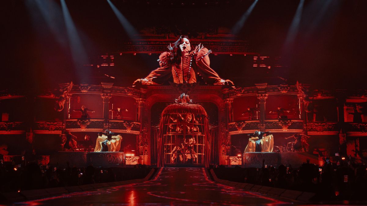 Le spectacle de Lady Gaga, The Mayhem Ball, à Paris en novembre 2025.