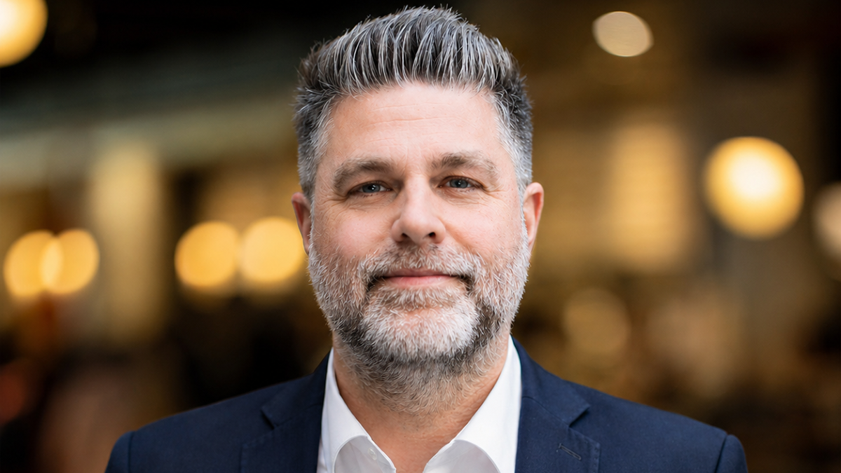 Photo de profil de Jules Hébert, directeur général de la SDC Montréal centre-ville.