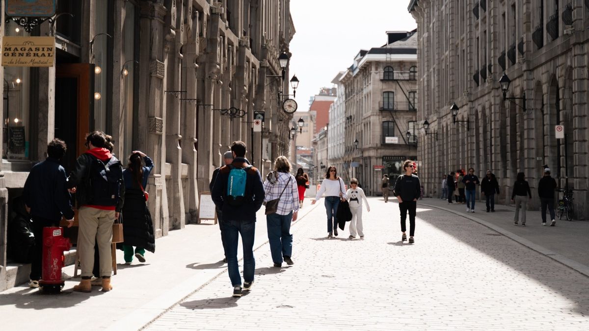La rue Saint-Paul Ouest